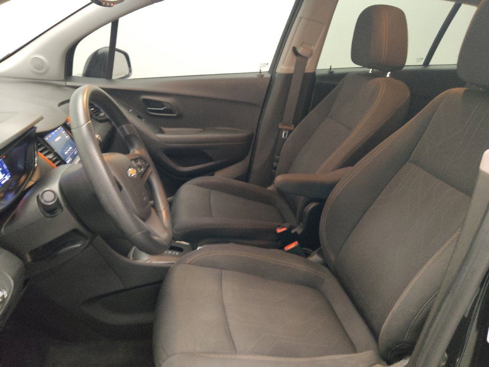 Used 2020 Chevrolet Trax LT FWD image 17