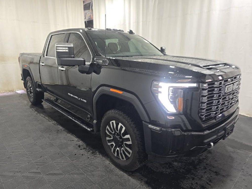 Used 2025 GMC Sierra 2500 Denali Ultimate AWD/4WD image 3