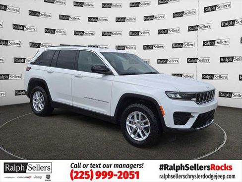 Certified 2025 Jeep Grand Cherokee Laredo X image 1