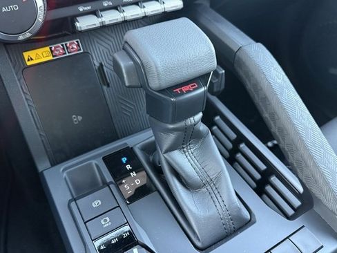 Used 2025 Toyota Tacoma TRD Off-Road image 21