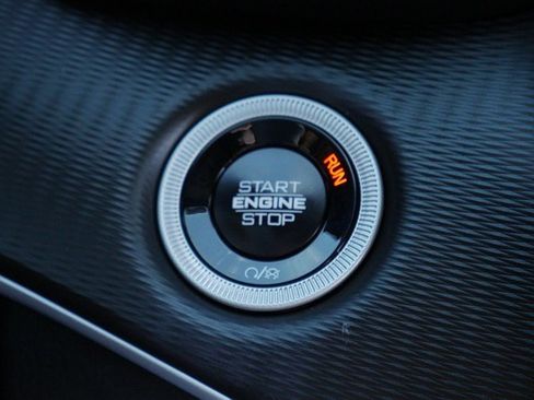 Used 2025 Jeep Grand Cherokee Altitude image 36