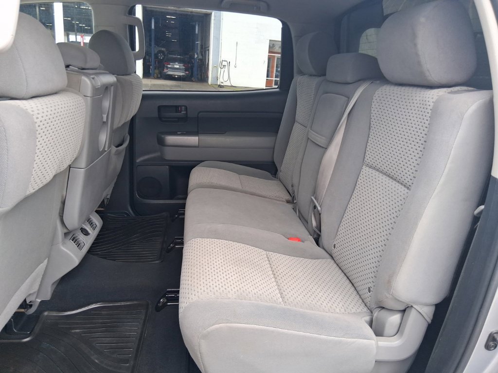 Used 2012 Toyota Tundra 4x4 CrewMax w/ Tow Pkg image 11