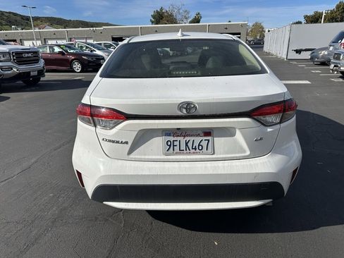 Used 2020 Toyota Corolla LE image 3