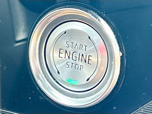 Used 2021 Chevrolet Corvette Stingray Premium Cpe w/ Z51 Performance Package image 24