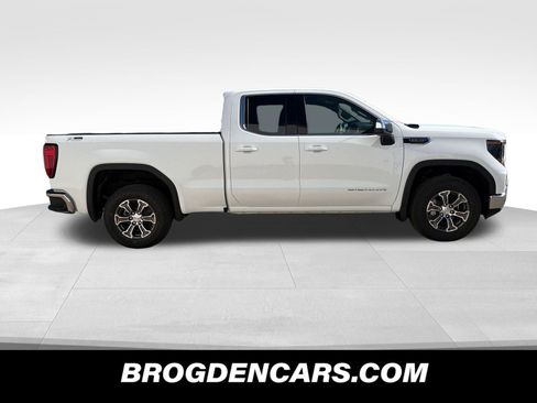 New 2026 GMC Sierra 1500 SLE image 2