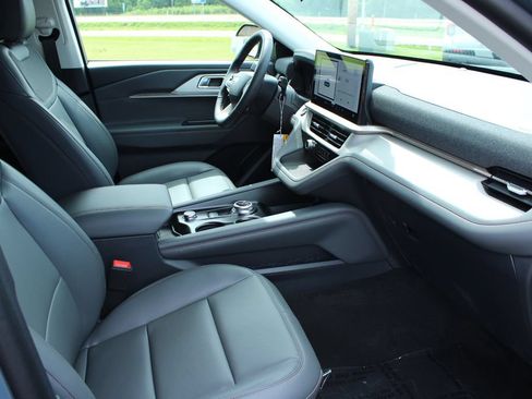 New 2026 Ford Explorer Active w/ Active Comfort Package AWD/4WD image 32