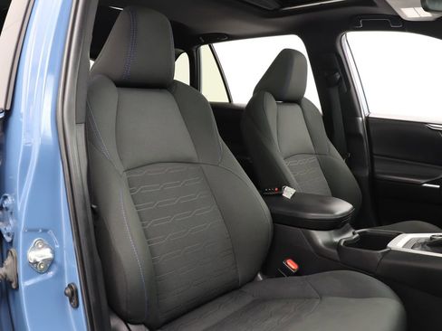 Used 2022 Toyota RAV4 SE w/ Convenience Package image 24