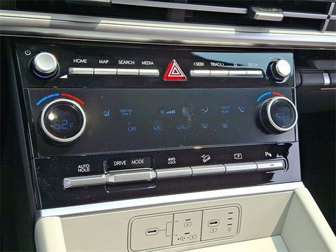 Used 2025 Hyundai Santa Fe SEL image 15