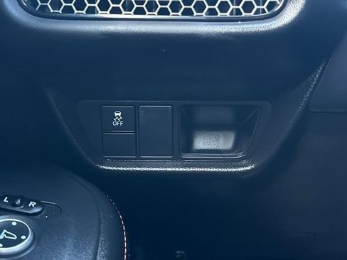 Certified 2025 Honda HR-V Sport image 30