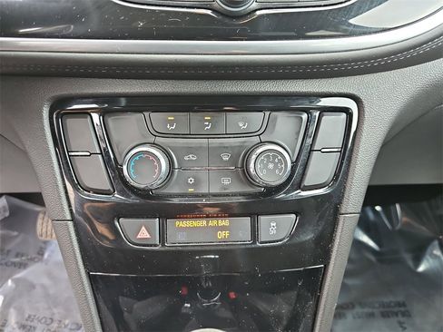 Used 2022 Buick Encore Preferred image 29