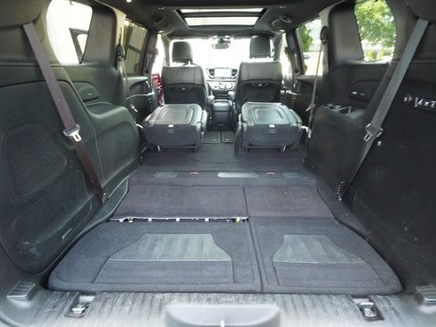 Used 2022 Chrysler Pacifica Limited w/ S Appearance Package FWD image 29