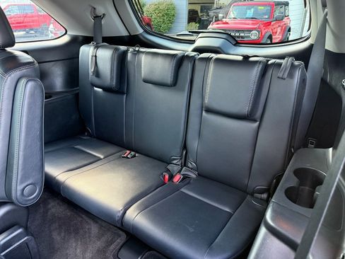 Used 2017 Toyota Highlander XLE image 31