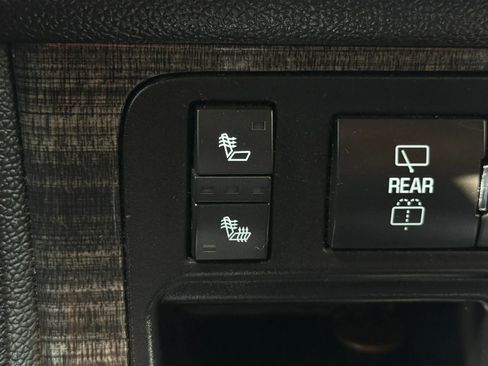 Used 2015 GMC Acadia SLT FWD image 30