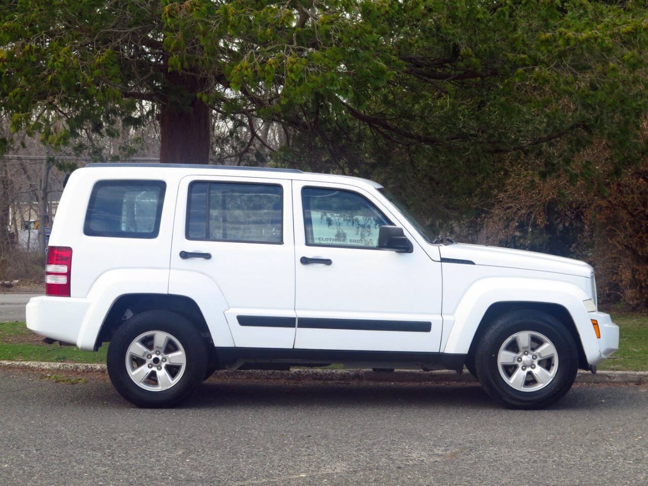 Used 2011 Jeep Liberty Sport AWD/4WD image 6