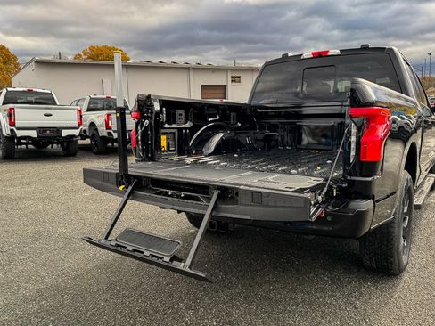New 2025 Ford F150 Lightning Lariat image 20