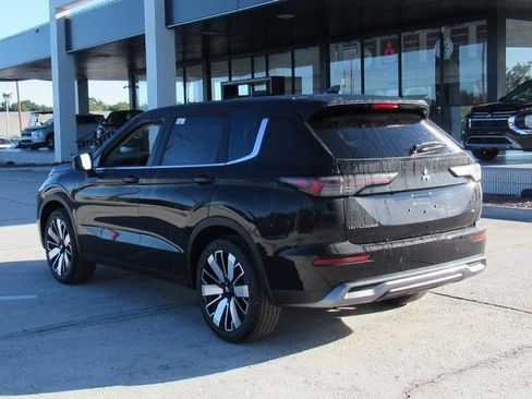 New 2025 Mitsubishi Outlander SE image 5