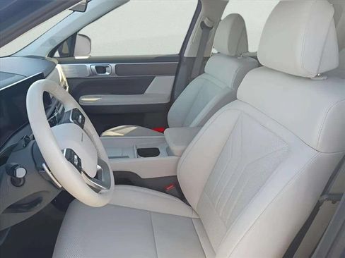 Used 2025 Hyundai Santa Fe SEL FWD image 7