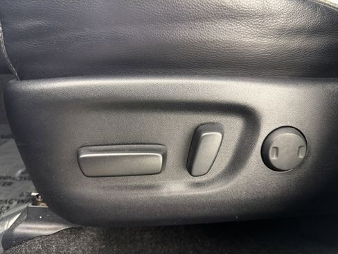 Used 2018 Toyota RAV4 Limited w/ Advanced Technology Package image 11