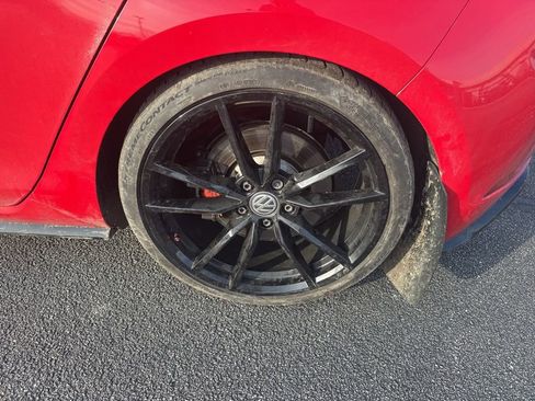 Used 2019 Volkswagen Golf R 4-Door image 6