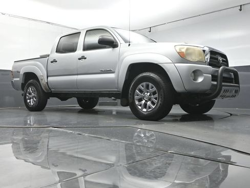 Used 2006 Toyota Tacoma PreRunner RWD image 37