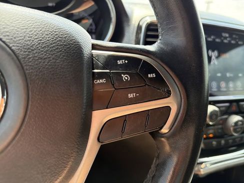 Used 2019 Jeep Grand Cherokee Altitude image 26