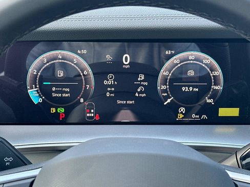 New 2026 Volkswagen Tiguan SE R-Line image 23