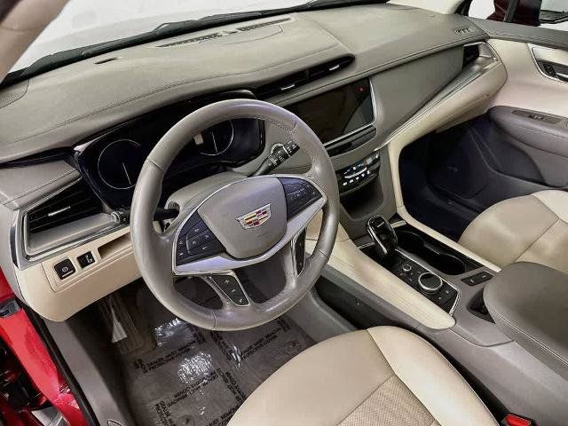 Used 2021 Cadillac XT5 Premium Luxury FWD image 2