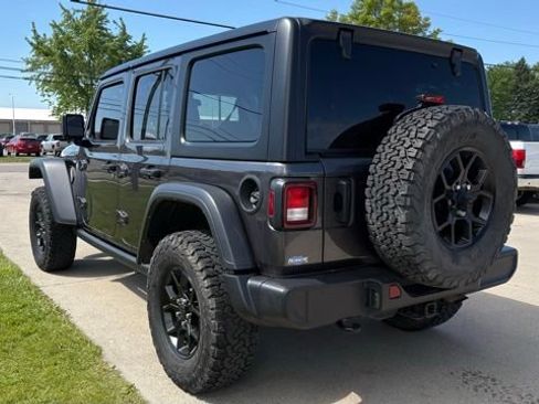 Used 2024 Jeep Wrangler Unlimited Sport AWD/4WD image 2