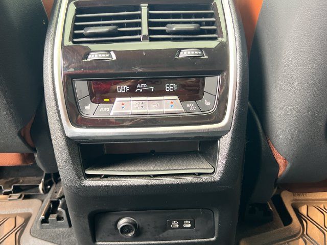 Used 2022 BMW X7 xDrive40i w/ Premium Package AWD/4WD image 46