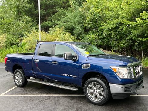 Used 2018 Nissan Titan SV w/ SV Convenience Package AWD/4WD image 7