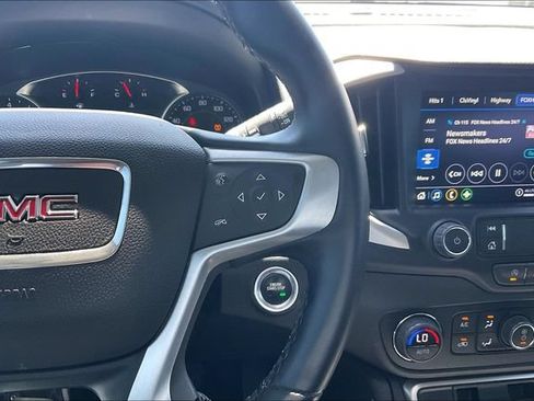 Used 2024 GMC Terrain SLT FWD image 21
