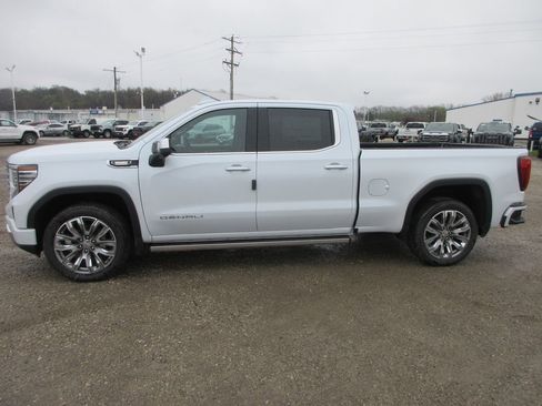 New 2026 GMC Sierra 1500 Denali w/ Denali Reserve Package AWD/4WD image 11