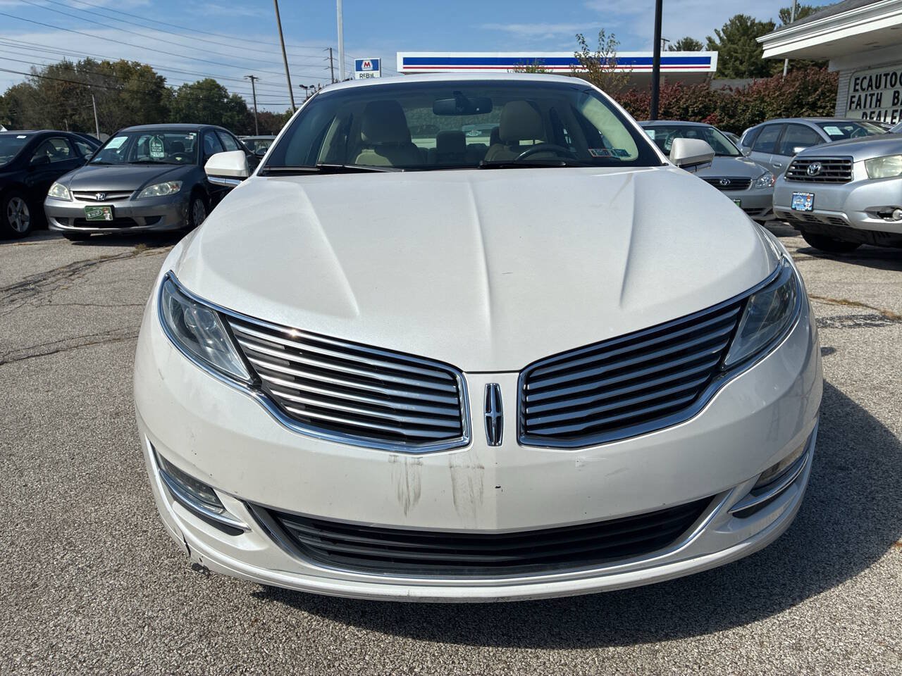 Used 2013 Lincoln MKZ FWD image 3