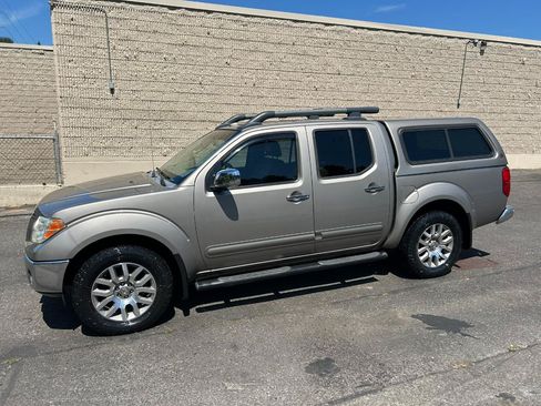 Used 2009 Nissan Frontier LE w/ LE Value Truck Pkg AWD/4WD image 8