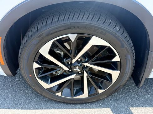 Used 2023 Mitsubishi Outlander SEL AWD/4WD image 11