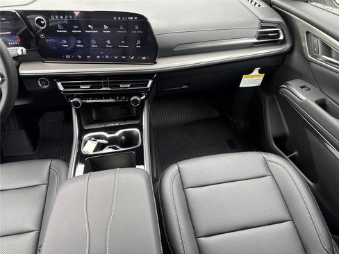 New 2026 Chevrolet Traverse LT FWD image 16