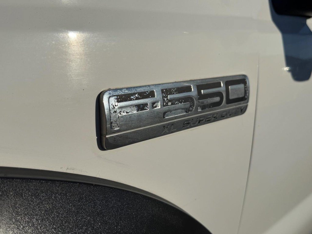 Used 2006 Ford F550 2WD Regular Cab Super Duty image 34