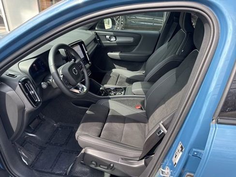 Certified 2025 Volvo XC40 B5 Plus image 20
