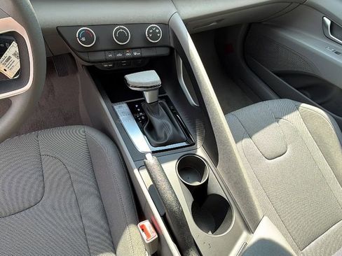 New 2026 Hyundai Elantra SE image 27