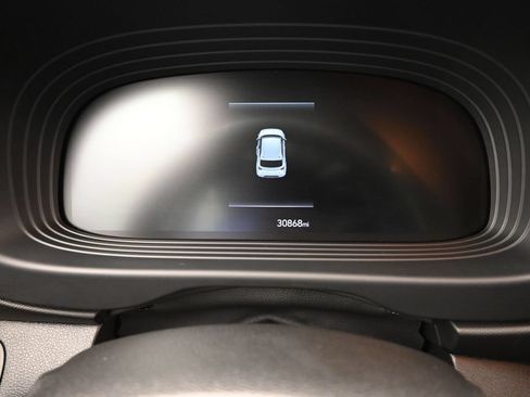 Used 2025 Hyundai Venue SEL FWD image 12
