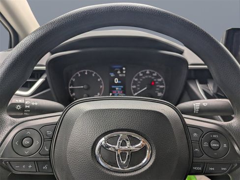Used 2024 Toyota Corolla LE image 30