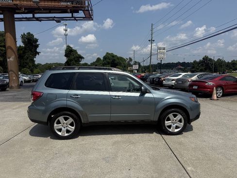 Used 2010 Subaru Forester 2.5X Premium w/ Popular Equipment Group 5B AWD/4WD image 8