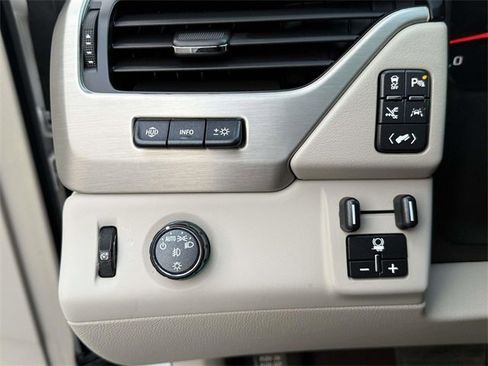 Used 2019 GMC Yukon Denali w/ Denali Ultimate Package image 24