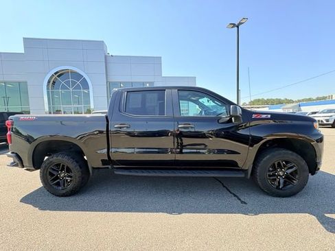 Used 2022 Chevrolet Silverado 1500 Custom Trail Boss w/ Safety Confidence Package AWD/4WD image 1
