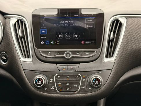 Used 2020 Chevrolet Malibu LT FWD image 18
