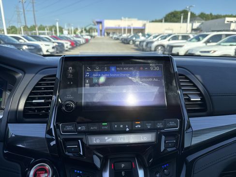 Certified 2024 Honda Odyssey Elite image 17