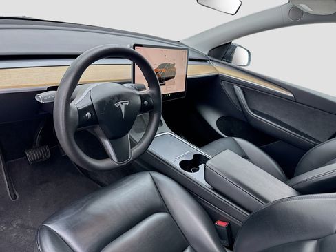 Used 2023 Tesla Model Y Long Range AWD/4WD image 7