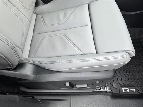 New 2025 Audi Q3 2.0T Premium image 15