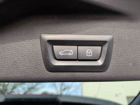 Used 2025 BMW X5 M60i w/ Climate Comfort Package image 41