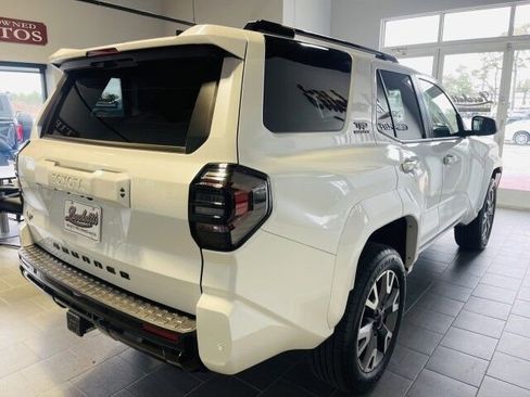 Used 2025 Toyota 4Runner TRD Sport AWD/4WD image 5